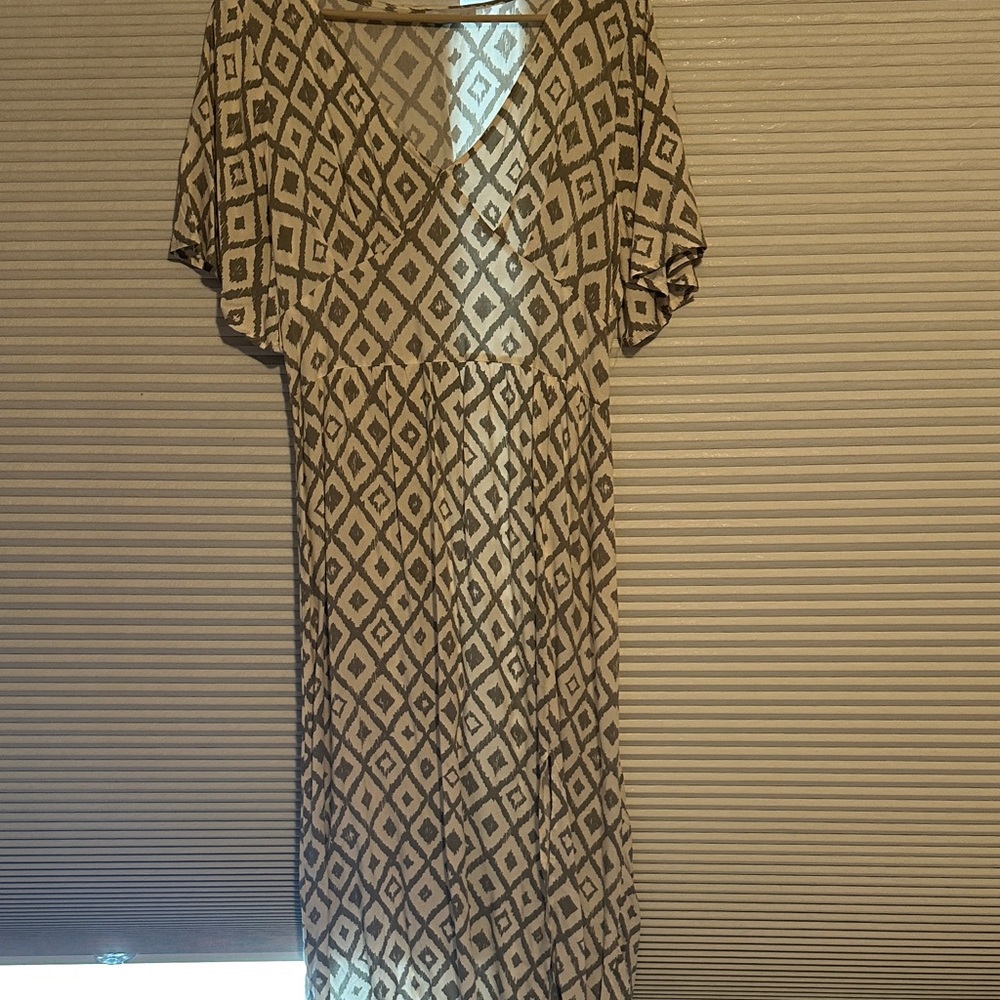 Geometric Patterned Maxi Dress